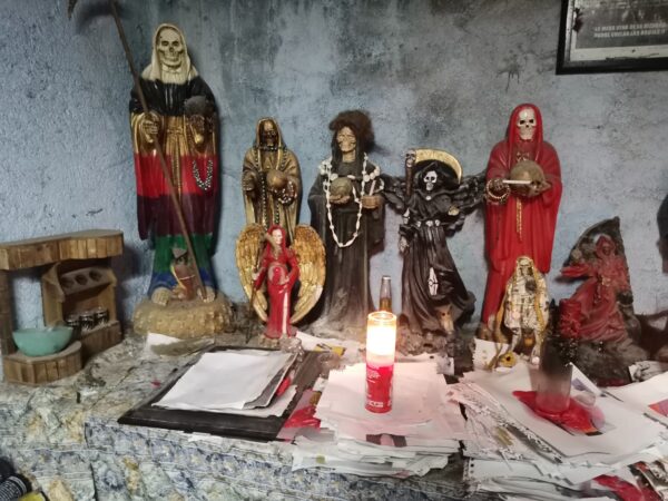 Estatua de la Santísima Muerte - Imagen 2